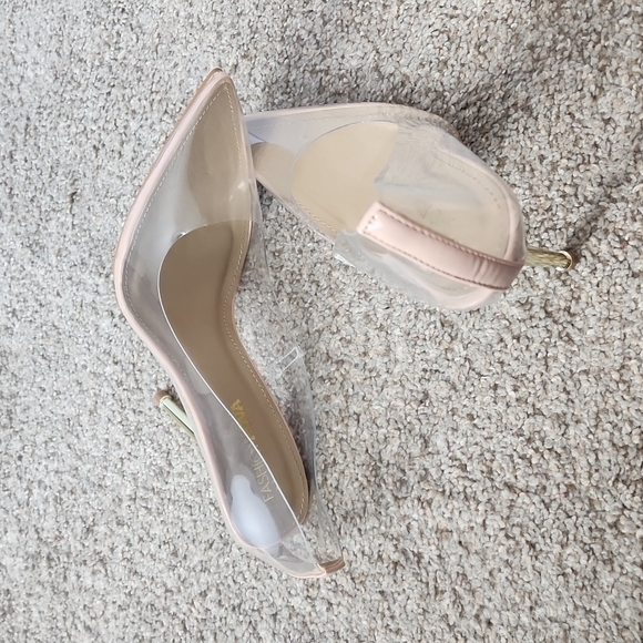 Fashion Nova Clear The Air - Picture 2 of 3